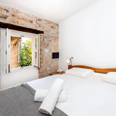 Happy House Bregovita By Irundo *